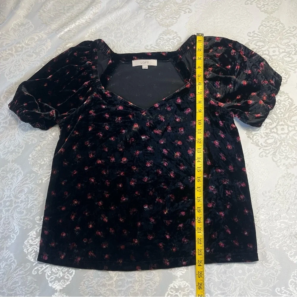 Loft Velvet Floral Rose Puff Sleeve Top Black Size Small